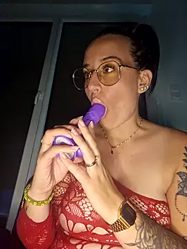 lindsay 33off online show from 09/24/25, 08:01