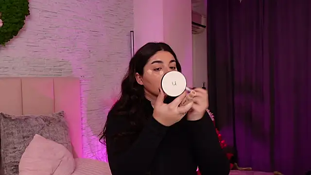 RachelSwaan online show from 11/13/25, 07:29