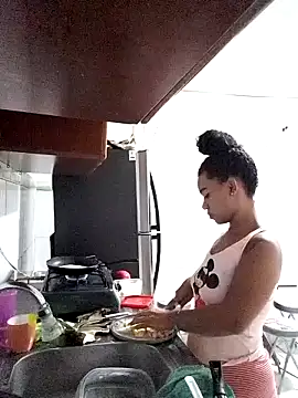 evafoxs online show from 12/12/24, 03:21