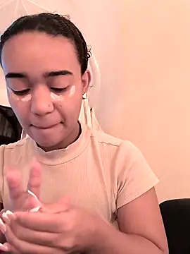 evafoxs online show from 10/10/25, 06:07