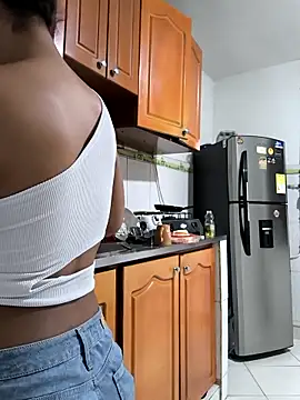 evafoxs online show from 10/29/25, 12:57