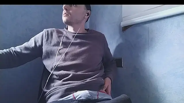 Snapshot of nextdoorneighbor chatting on 01/10/25, 06:28 nextdoorneighbor online show from 01/10/25, 06:28