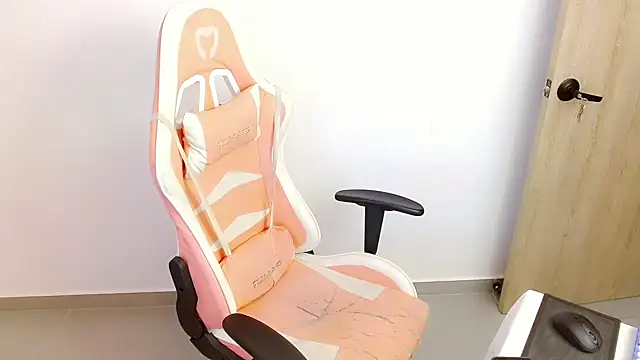 Kylie martinez online show from 03/01/25, 04:15