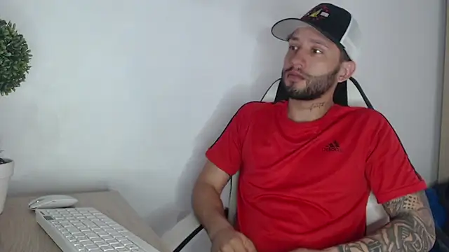 maxXximo777 online show from 02/13/25, 03:35