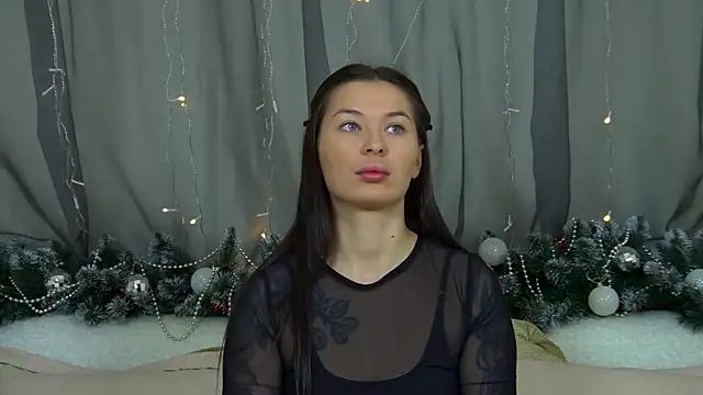 AlexandraBloom online show from 12/04/25, 06:38