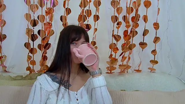 AlexandraBloom online show from 02/15/26, 06:59