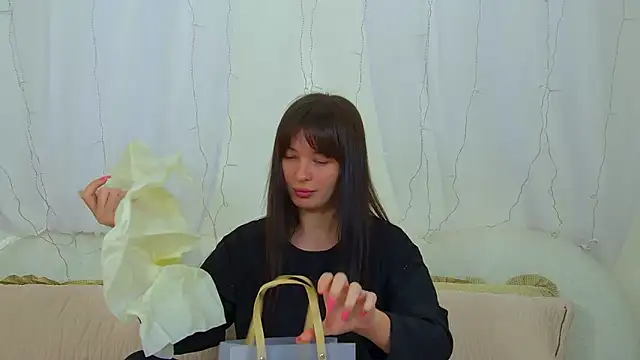 AlexandraBloom online show from 03/04/26, 06:14