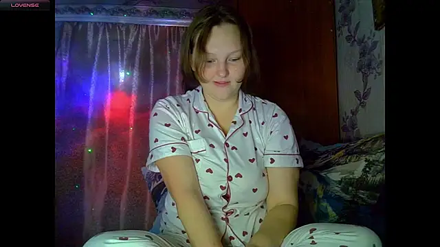 Aria  Dark online show from 10/17/25, 08:33