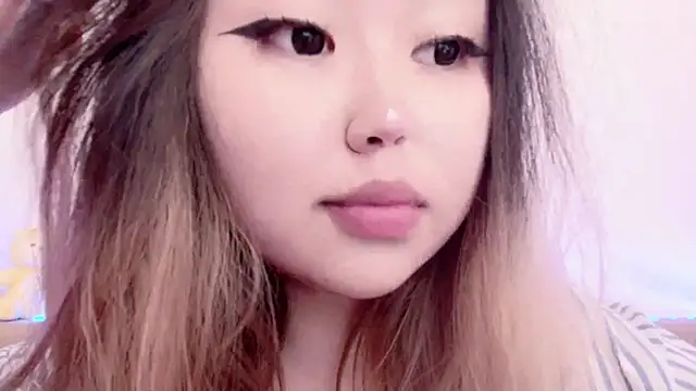 amelia sunlight online show from 04/01/26, 12:33