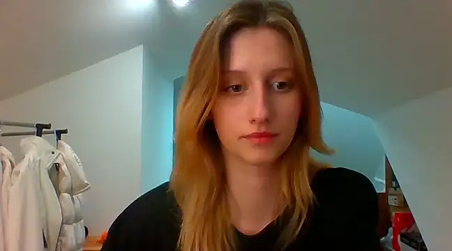 LUNA delight online show from 12/18/24, 02:49