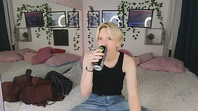 Snapshot of Ron_Vils chatting on 02/02/25, 03:17 Ron Vils online show from 02/02/25, 03:17