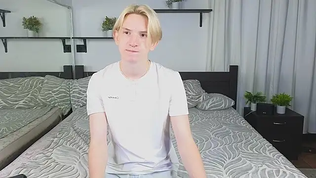 Snapshot of Ron_Vils chatting on 09/14/25, 06:56 Ron Vils online show from 09/14/25, 06:56