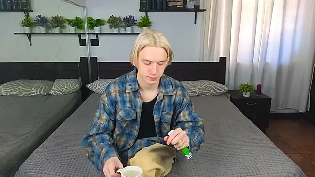 Snapshot of Ron_Vils chatting on 11/30/25, 08:07 Ron Vils online show from 11/30/25, 08:07