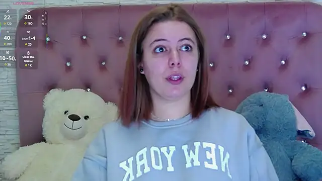 Snapshot of SophiaStarr chatting on 12/16/25, 08:47 SophiaStarr online show from 12/16/25, 08:47