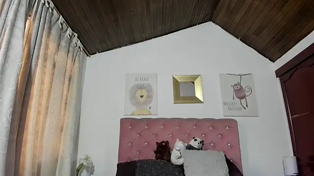 Snapshot of CelessteRedds chatting on 12/05/25, 11:30 CelessteRedds online show from 12/05/25, 11:30