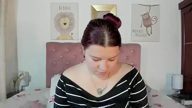 Snapshot of CelessteRedds chatting on 12/15/25, 11:25 CelessteRedds online show from 12/15/25, 11:25