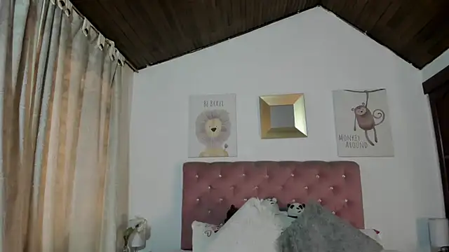 Snapshot of CelessteRedds chatting on 12/19/25, 11:28 CelessteRedds online show from 12/19/25, 11:28