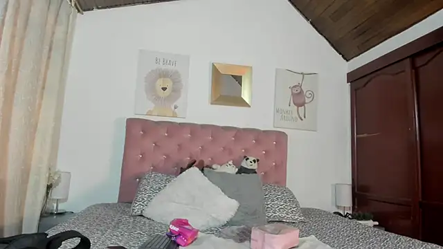 Snapshot of CelessteRedds chatting on 01/08/26, 11:34 CelessteRedds online show from 01/08/26, 11:34