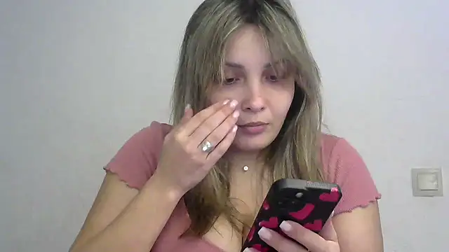 Snapshot of Iskor_ka chatting on 01/18/25, 06:43 Iskor ka online show from 01/18/25, 06:43