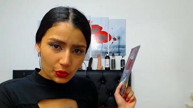 Snapshot of conni_f00x chatting on 12/13/25, 07:53 conni f00x online show from 12/13/25, 07:53