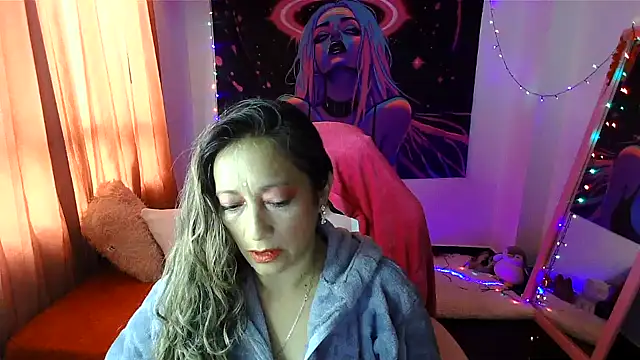 Snapshot of Melanyy_100 chatting on 04/08/26, 06:52 Melanyy 100 online show from 04/08/26, 06:52