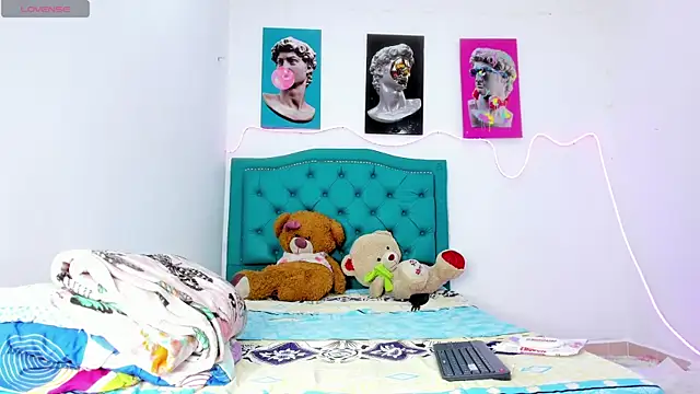 Lilybaudinx96 online show from 02/25/26, 05:39