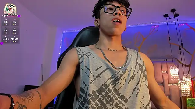 AkazaBoy  online show from 12/31/24, 07:40