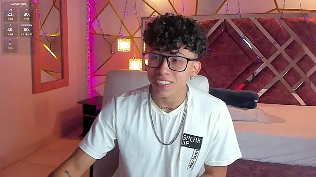 AkazaBoy  online show from 01/07/25, 04:08