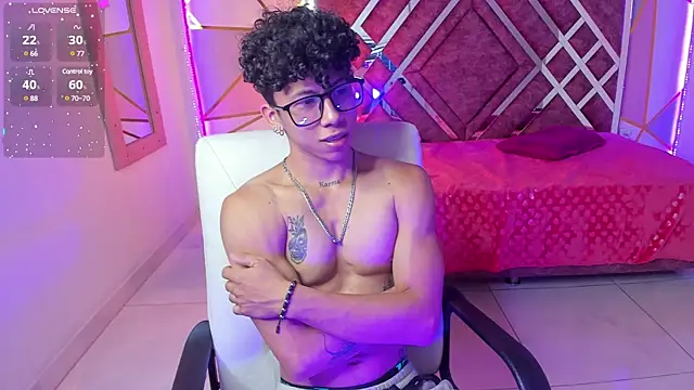 AkazaBoy  online show from 01/31/25, 04:36