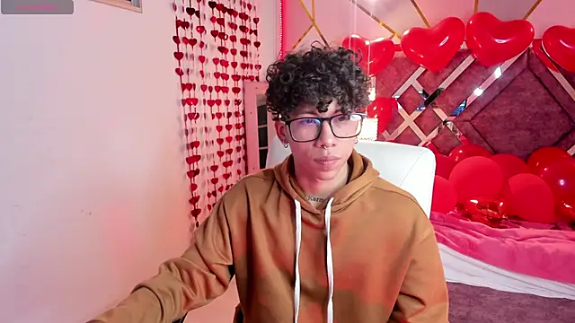 AkazaBoy  online show from 02/16/25, 04:20