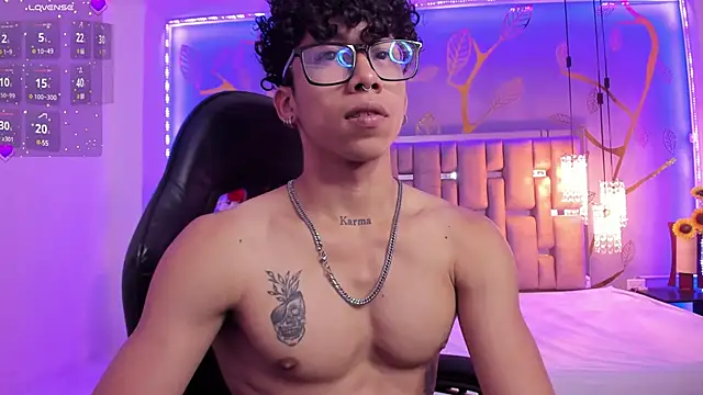 AkazaBoy  online show from 03/14/25, 04:43