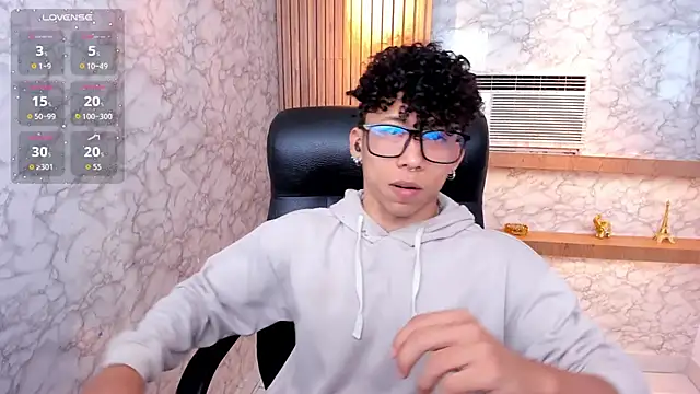 AkazaBoy  online show from 09/12/25, 08:31