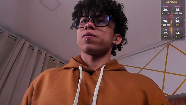 AkazaBoy  online show from 04/09/26, 05:07