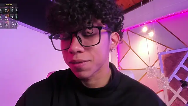 AkazaBoy  online show from 04/16/26, 05:30