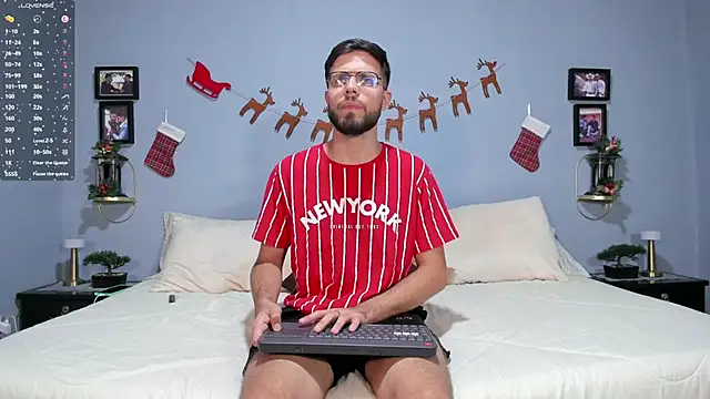 Snapshot of ETHAN_ADAM chatting on 12/14/24, 12:44 ETHAN ADAM online show from 12/14/24, 12:44