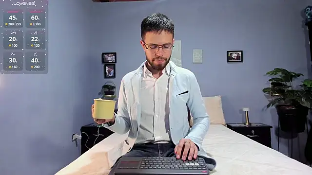 Snapshot of ETHAN_ADAM chatting on 02/10/25, 07:38 ETHAN ADAM online show from 02/10/25, 07:38