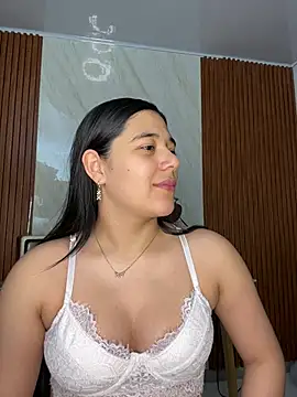 Snapshot of floriamANDjazmin chatting on 07/04/26, 03:02 floriamANDjazmin online show from 07/04/26, 03:02