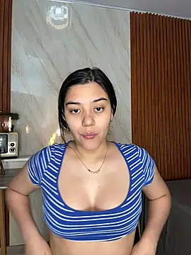 Snapshot of floriamANDjazmin chatting on 07/14/26, 03:00 floriamANDjazmin online show from 07/14/26, 03:00