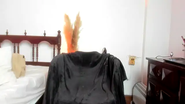 Snapshot of SailorxSindy chatting on 12/13/24, 10:45 SailorxSindy online show from 12/13/24, 10:45