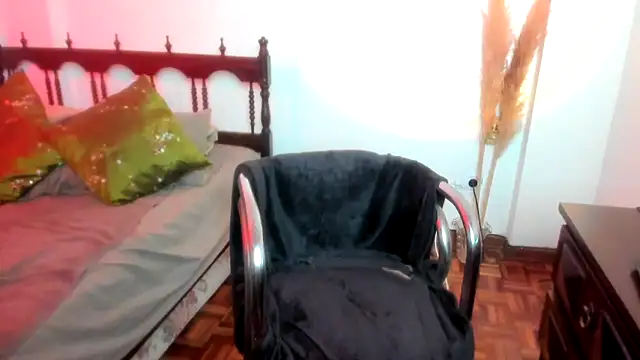 Snapshot of SailorxSindy chatting on 12/28/24, 06:08 SailorxSindy online show from 12/28/24, 06:08