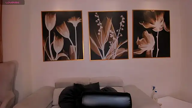 TaraLawrence online show from 02/05/26, 03:33