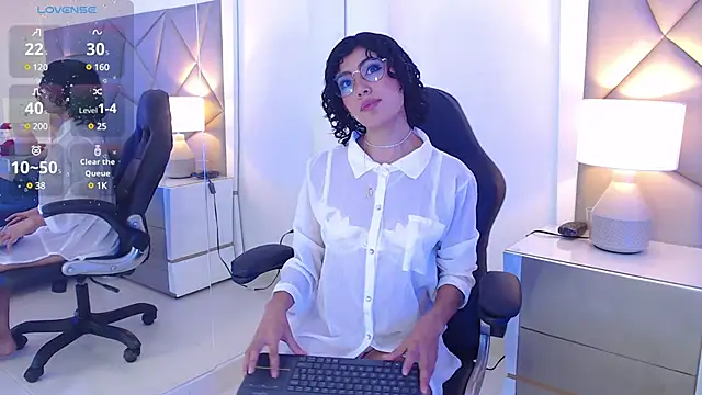 Snapshot of LeeThompson_ chatting on 01/11/25, 11:56 LeeThompson online show from 01/11/25, 11:56