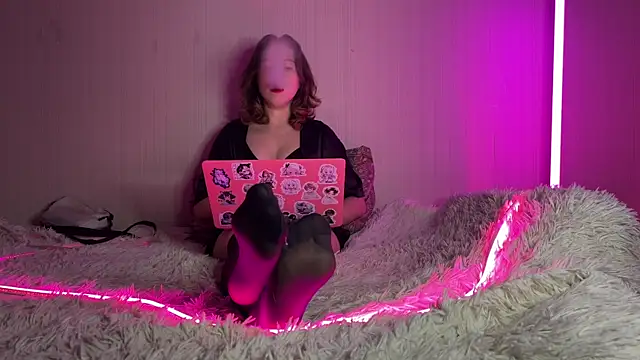 misswishh  online show from 12/06/24, 02:13