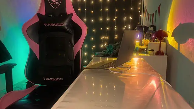 misswishh  online show from 04/11/26, 07:40