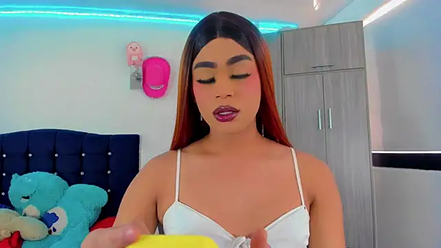 Hellen moons   online show from 10/08/25, 07:11