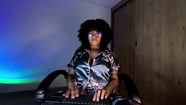 Snapshot of Ale_xandra chatting on 07/02/26, 02:00 Ale xandra online show from 07/02/26, 02:00