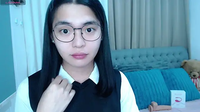 zhaviahale21 online show from 11/06/25, 07:20