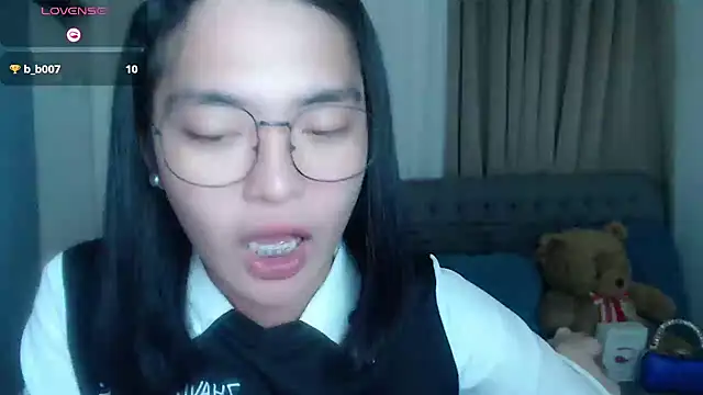 zhaviahale21 online show from 07/14/26, 12:57