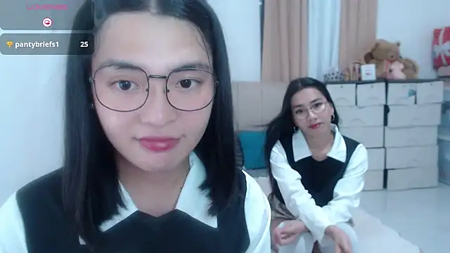 zhaviahale21 online show from 07/23/26, 10:57