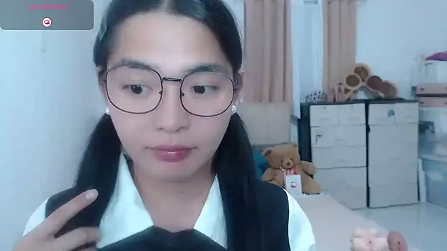 zhaviahale21 online show from 07/28/26, 12:59